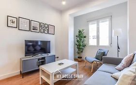 Myhousespain - Moderno Piso En Embajadores